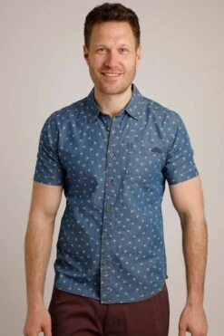 Fremantle Jacquard Chambray Shirt Light Denim -Simple Closet Shop 97037